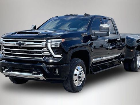 Used 2024 Chevrolet Silverado 3500 High Country w/ High Country Premium Package AWD/4WD image 2