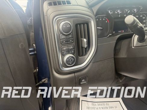 Used 2021 GMC Sierra 1500 SLT w/ SLT Premium Package image 21