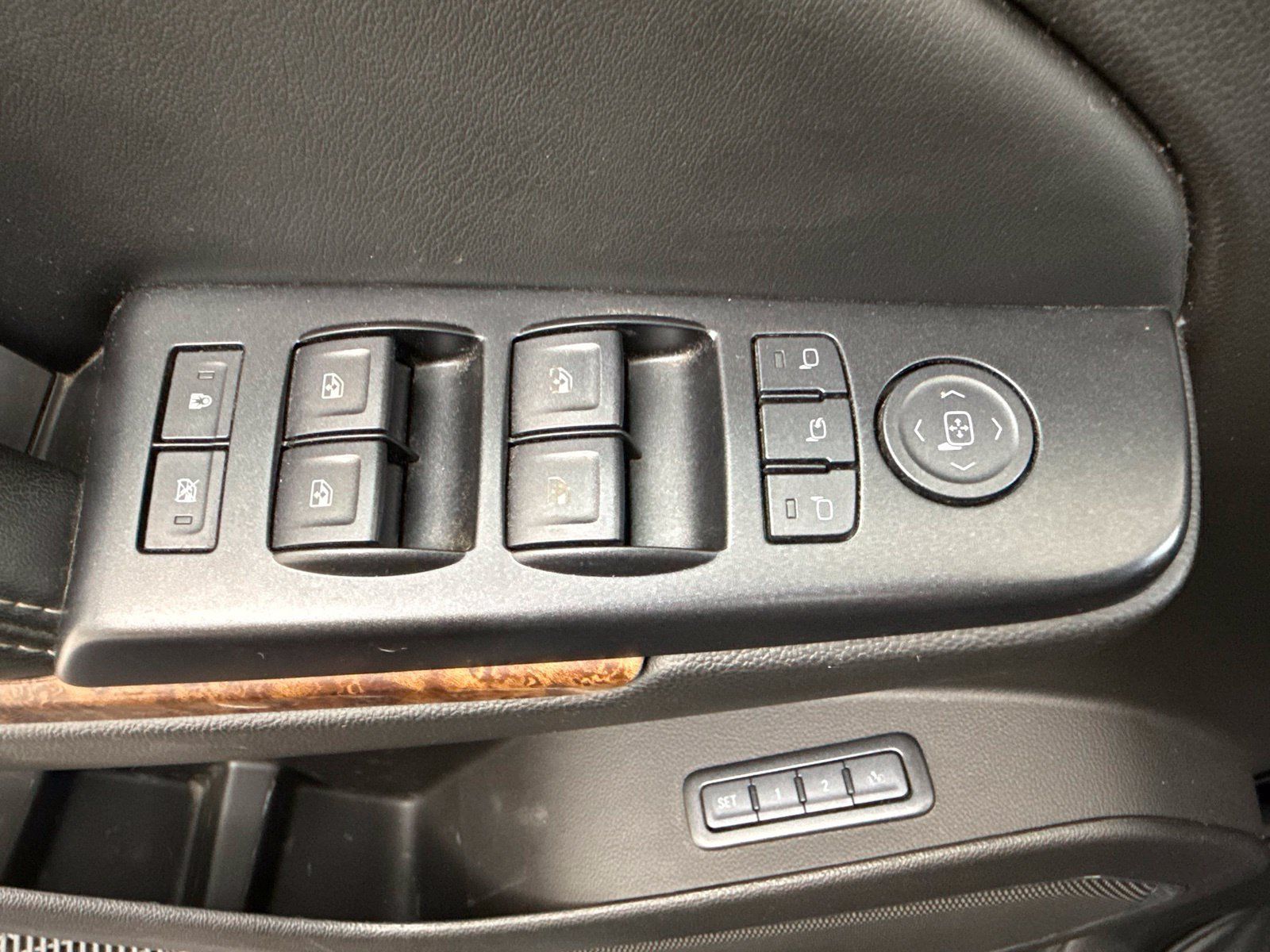 Used 2017 Chevrolet Tahoe Premier AWD/4WD image 10