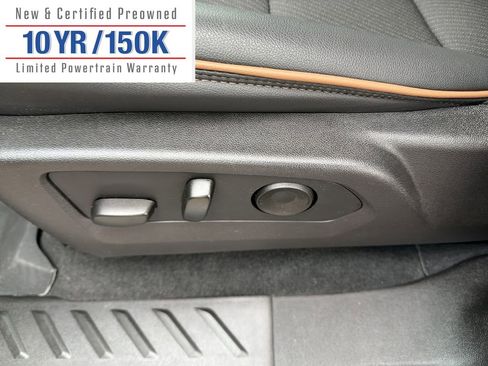 Used 2025 GMC Canyon AT4 image 17