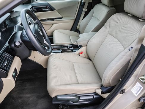 Used 2017 Honda Accord LX image 8