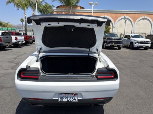 Used 2018 Dodge Challenger R/T Plus RWD image 13