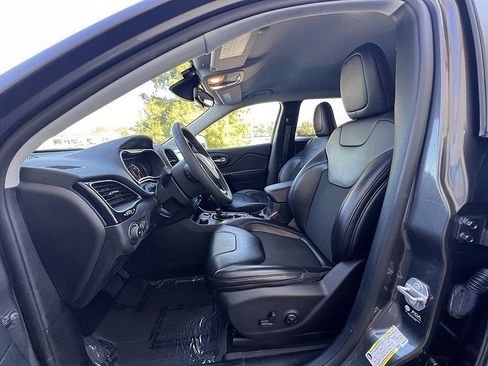 Used 2021 Jeep Cherokee Latitude Plus image 24