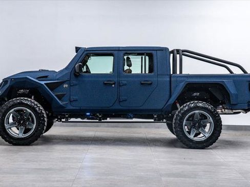 Used 2026 Jeep Gladiator Sport image 11