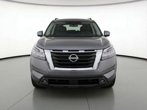 Used 2025 Nissan Pathfinder SV image 1