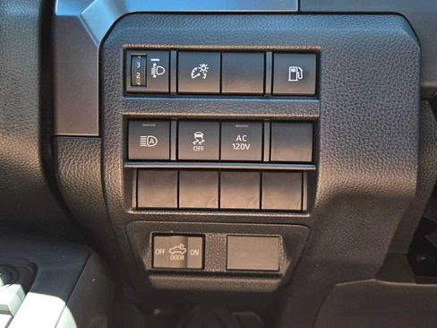 Certified 2025 Toyota Tacoma TRD Off-Road AWD/4WD image 35