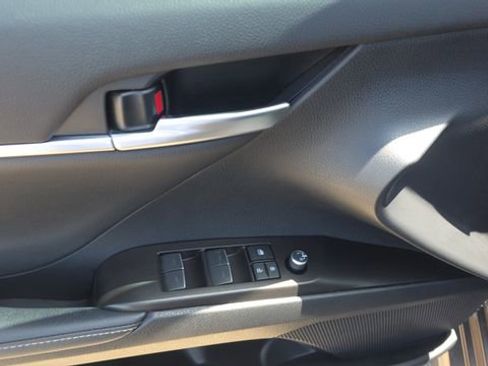 Used 2024 Toyota Camry XSE FWD image 11
