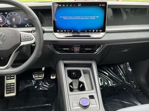 Used 2025 Volkswagen Tiguan SE R-Line AWD/4WD image 30