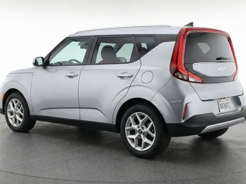 Used 2025 Kia Soul LX w/ LX Technology Package FWD image 6