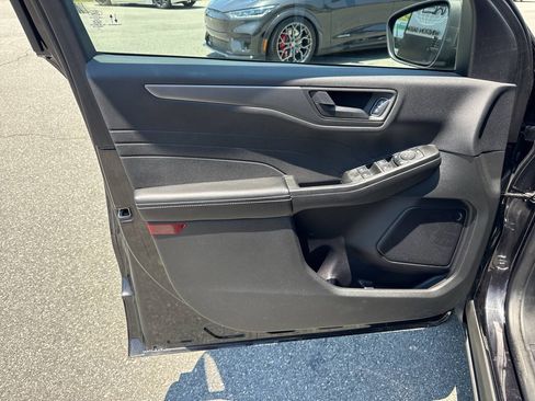 Used 2023 Ford Escape Active w/ Tech Pack #1 FWD image 26