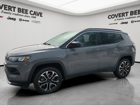 Used 2024 Jeep Compass Limited image 4