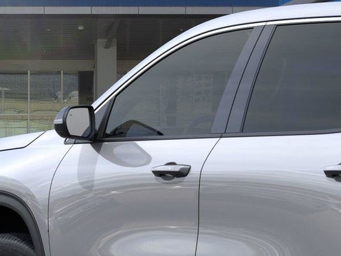 New 2026 Chevrolet Traverse LT w/ Driver Confidence Package FWD image 12