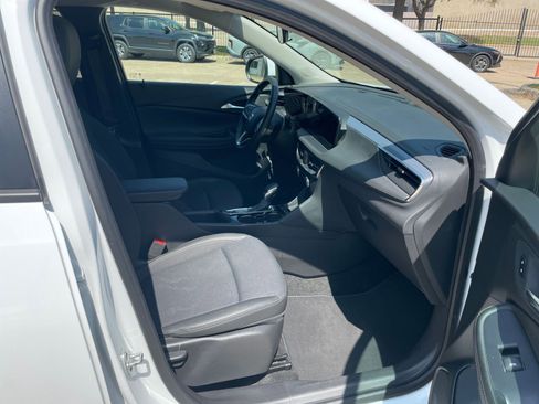 Used 2025 Buick Encore GX Preferred FWD image 39