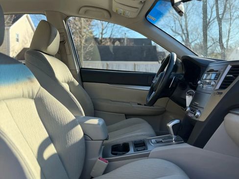 Used 2010 Subaru Legacy 2.5i Premium image 19