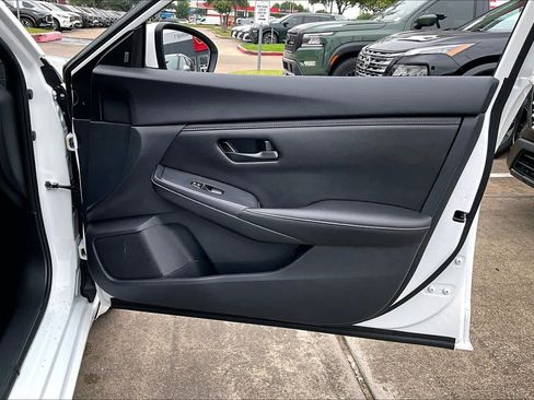 Certified 2025 Nissan Sentra S FWD image 21