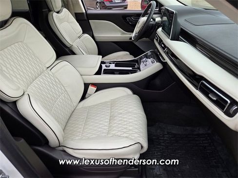 Used 2023 Lincoln Aviator Black Label w/ Jet Package image 18