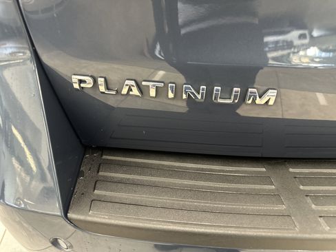 Used 2022 Ford Expedition Platinum image 11
