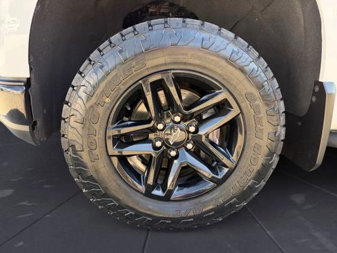 Used 2020 Chevrolet Silverado 1500 LT Trail Boss image 38