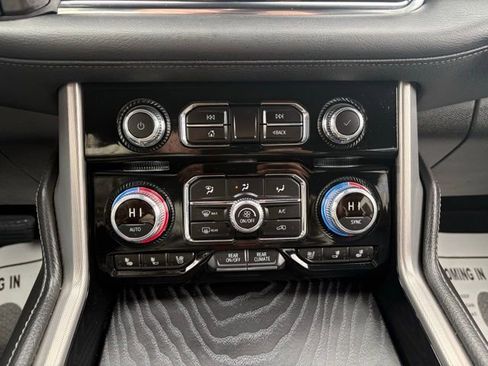 Used 2024 GMC Yukon XL Denali image 20