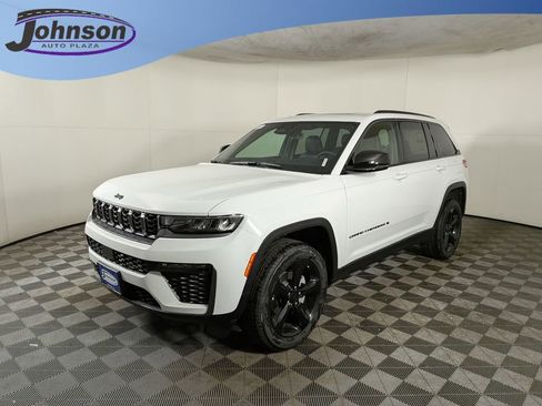 New 2026 Jeep Grand Cherokee Limited w/ Limited Altitude Package AWD/4WD image 1