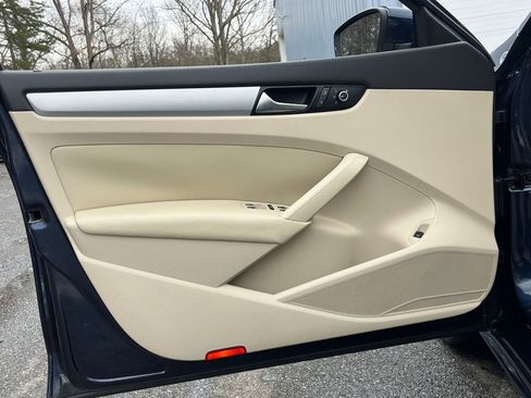 Used 2013 Volkswagen Passat TDI SE image 16