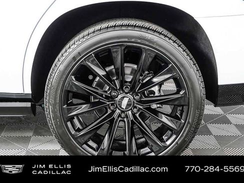 Certified 2026 Cadillac Escalade Platinum Sport w/ LPO, ONYX Package AWD/4WD image 39
