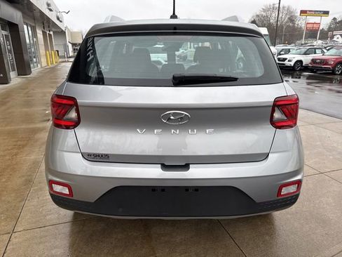 Certified 2023 Hyundai Venue SEL image 17