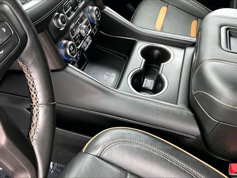 Used 2023 GMC Yukon XL AT4 w/ AT4 Premium Package AWD/4WD image 19