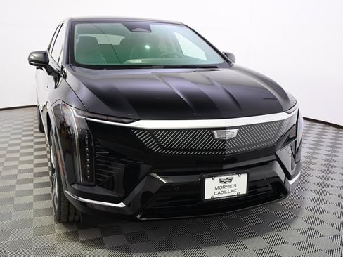 New 2026 Cadillac Optiq Luxury 2 image 9