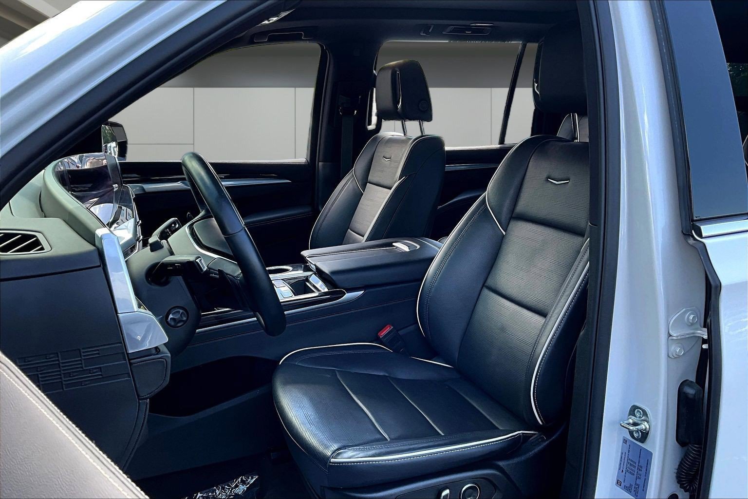 Certified 2025 Cadillac Escalade ESV Premium Luxury AWD/4WD image 21