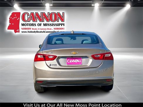 Used 2025 Chevrolet Malibu LT image 4