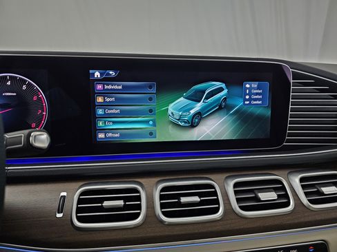 New 2026 Mercedes-Benz GLS 450 4MATIC image 49