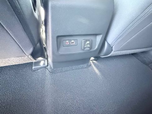Used 2024 Nissan Frontier SV w/ SV Convenience Package RWD image 17