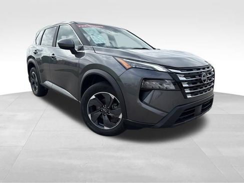 Used 2024 Nissan Rogue SV AWD/4WD image 2