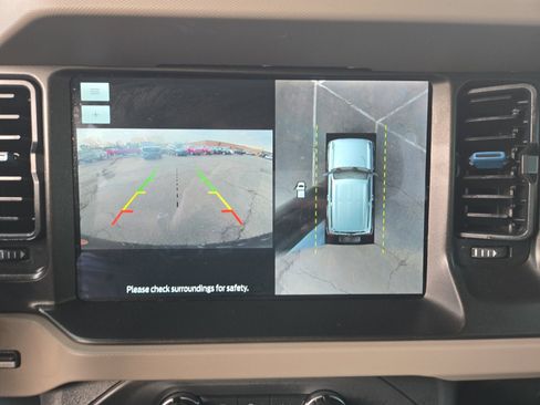 Used 2023 Ford Bronco Wildtrak image 19