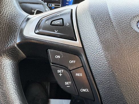 Used 2017 Ford Fusion SE w/ Fusion SE Technology Package FWD image 41