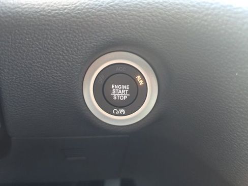 New 2026 Chrysler Pacifica Select image 16