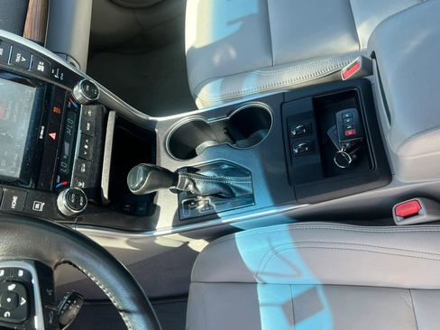 Used 2016 Toyota Camry XLE w/ Advanced Technology Package FWD image 15