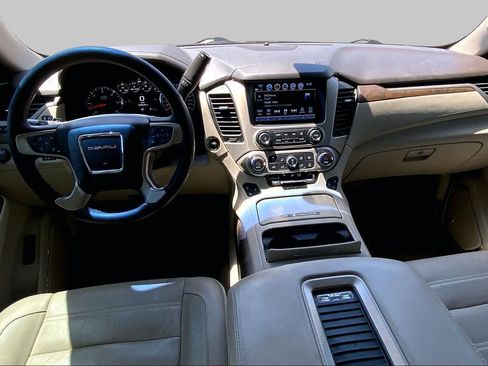 Used 2018 GMC Yukon Denali w/ Denali Ultimate Package AWD/4WD image 16