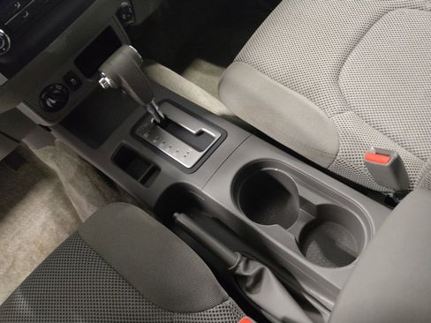 Used 2017 Nissan Frontier SV image 26