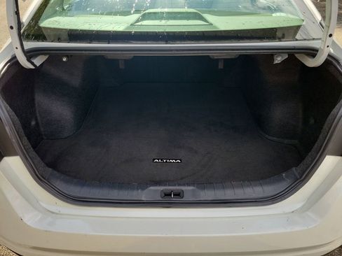 Used 2025 Nissan Altima 2.5 SV FWD image 7