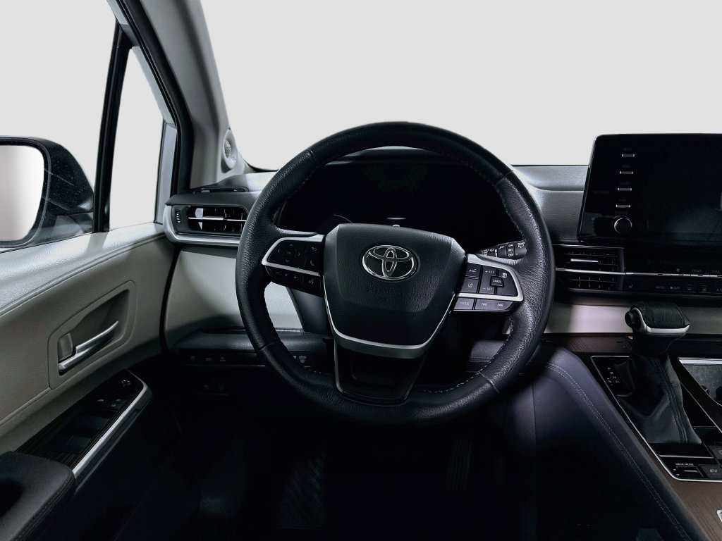 Certified 2022 Toyota Sienna XLE w/ XLE Plus Package AWD/4WD image 22