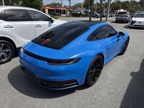 Used 2022 Porsche 911 Carrera image 2