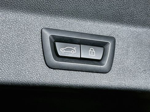 Used 2023 BMW X3 sDrive30i w/ M Sport Package RWD image 32