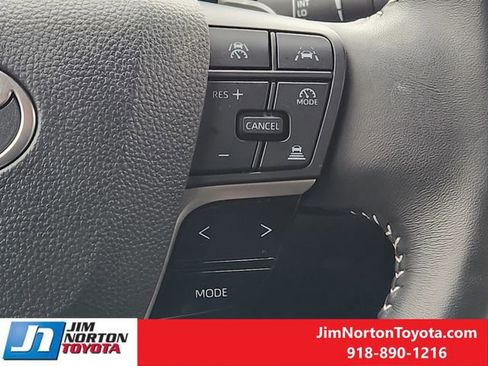 Used 2025 Toyota Camry SE image 29