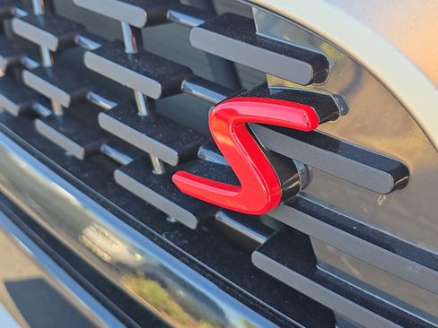 Certified 2025 MINI Cooper Countryman S w/ Comfort Package Max image 8