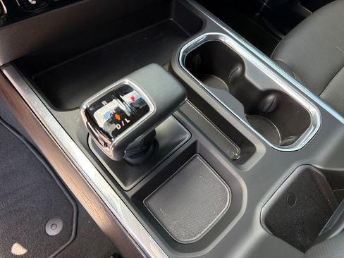 Certified 2025 GMC Sierra 1500 SLT w/ SLT Premium Package AWD/4WD image 28