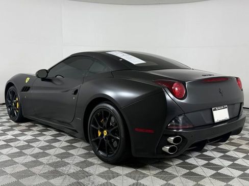 Used 2014 Ferrari California RWD image 7