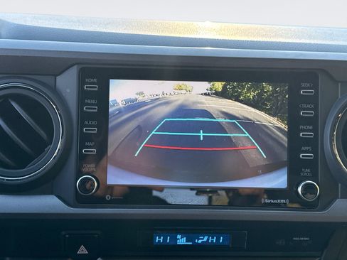 Used 2022 Toyota Tacoma TRD Off-Road image 15