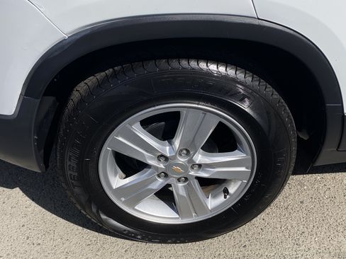 Used 2022 Chevrolet Trax LT FWD image 7